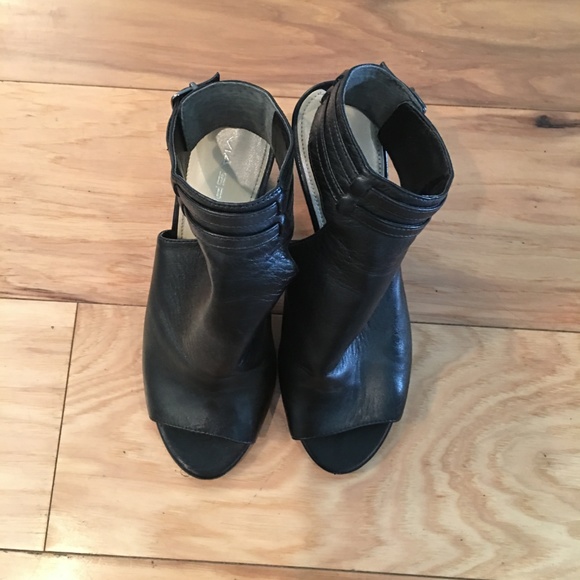 Via Spiga | Shoes | Via Spiga Black Leather Ankle Bootie 65 | Poshmark